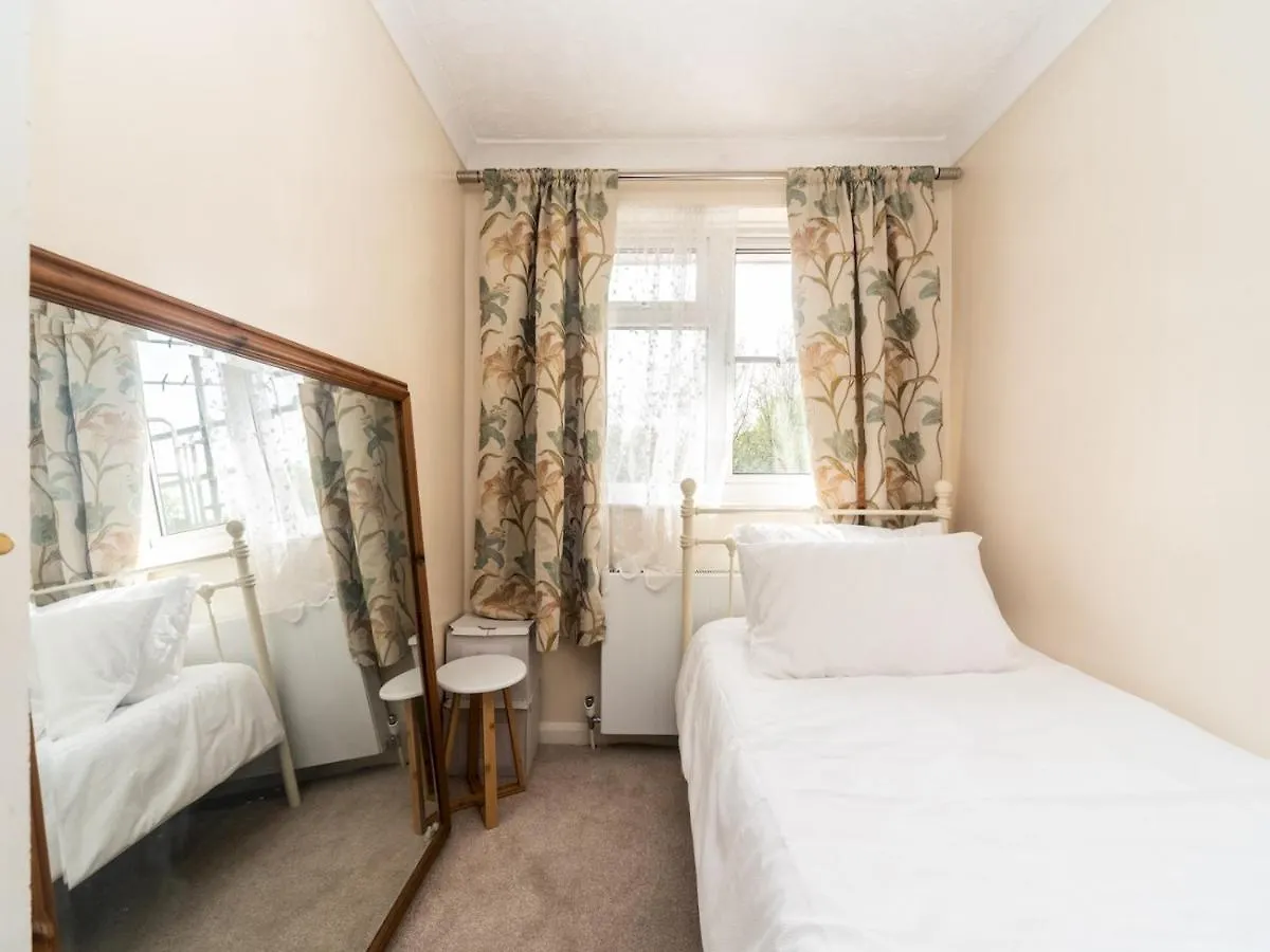 Feriehus Pass The Keys Spacious Cosy Home Close To London Abbey Wood Storbritannien