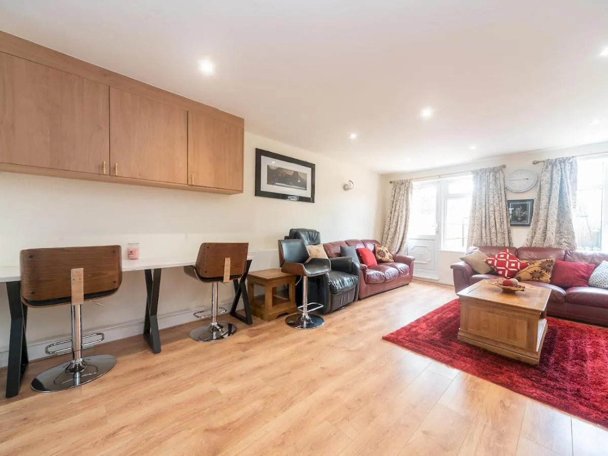 Pass The Keys Spacious Cosy Home Close To London Abbey Wood